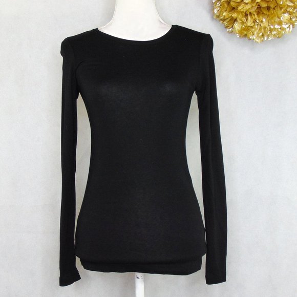 GAP Tops - Gap Body Long Sleeve T-shirt Top Scoop Neck XS